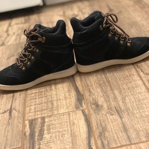 Versatile Boots/sneakers